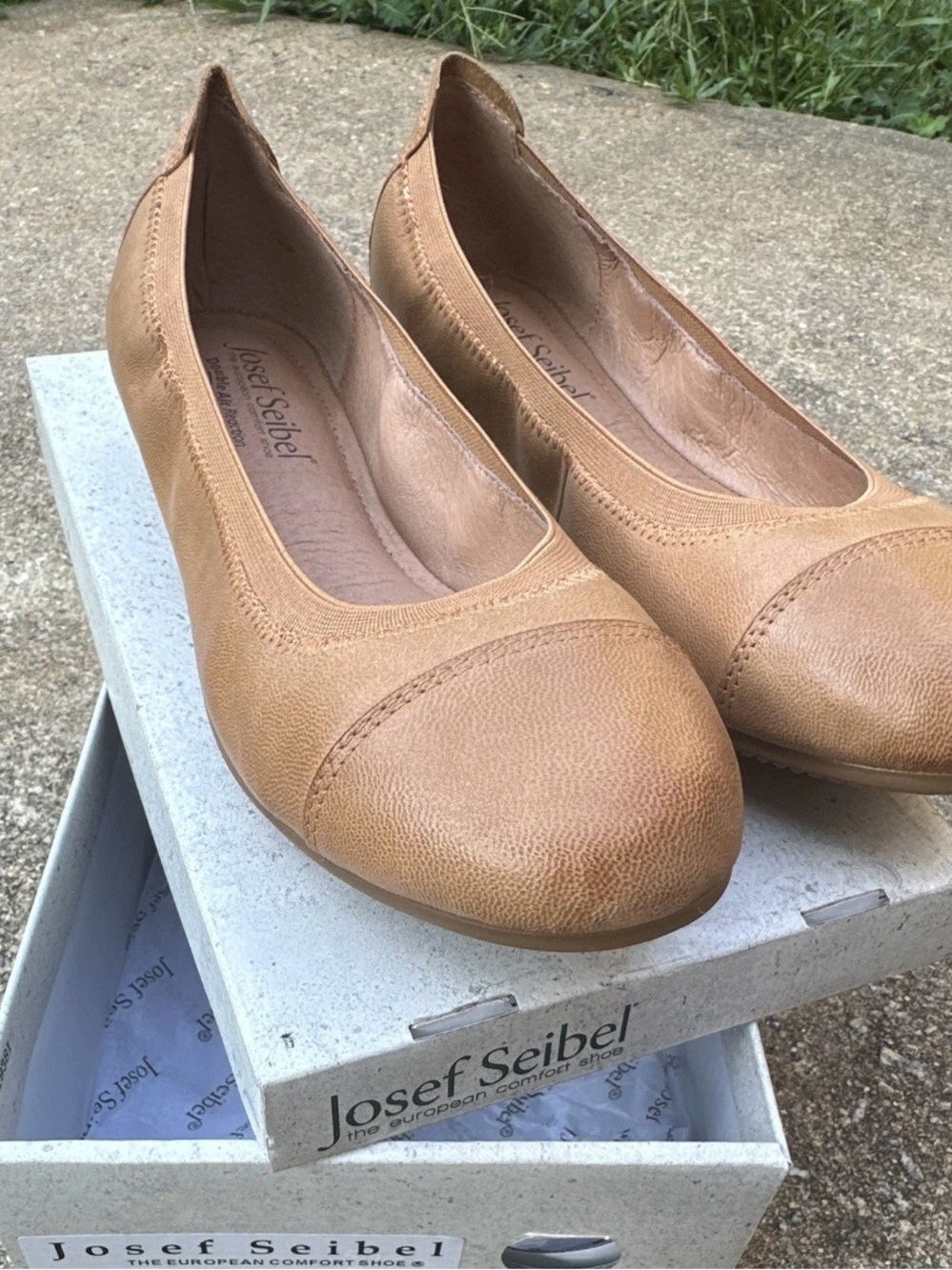 Josef Seibel Women's Light Brown Leather Ballet Flats